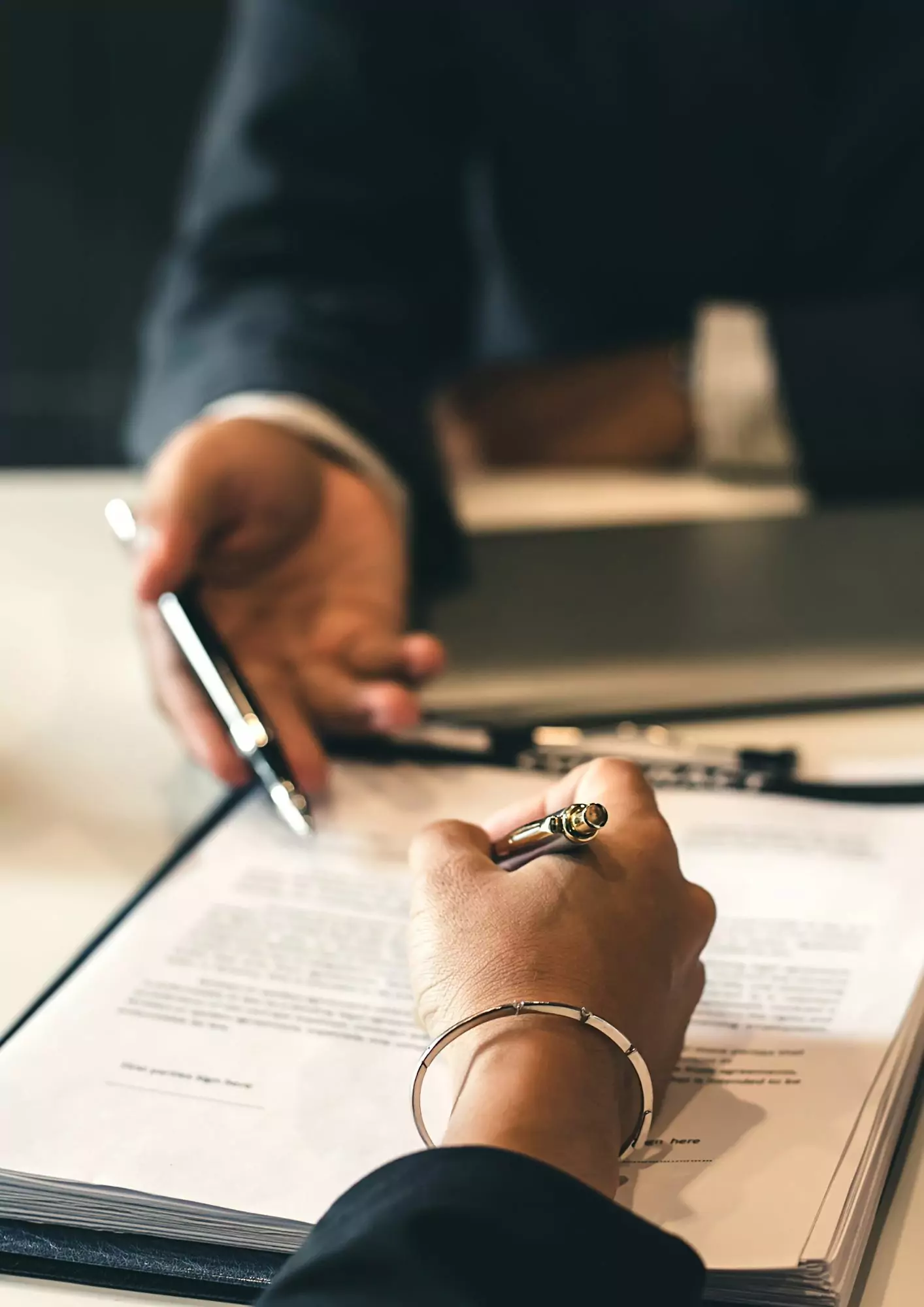 Image Signature d'un Contrat de Travail